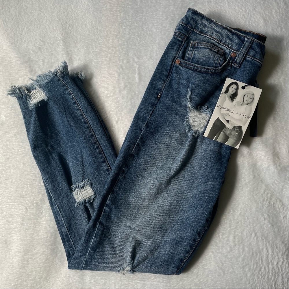 Kendall & Kylie Jeans The Relaxed Skinny Size 3/26 Blue Distressed Denim